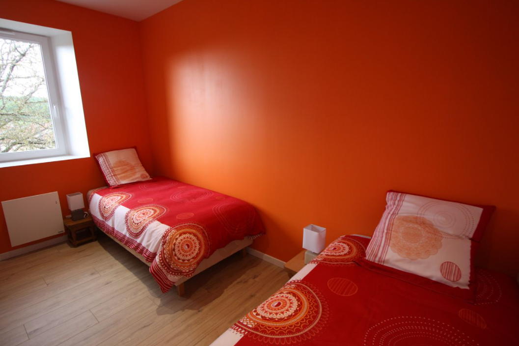 Chambre double | Bedroom with 2 beds